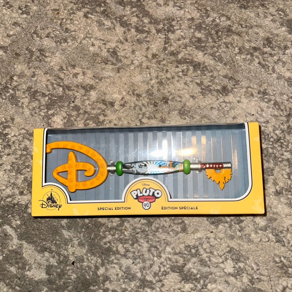 Disney Pluto Key - Special Edition - Brand New!